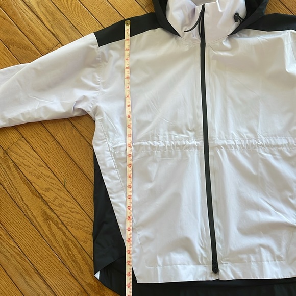 Adidas women’s waterproof jacket in lilac and navy blue size medium - Picture 4 of 9